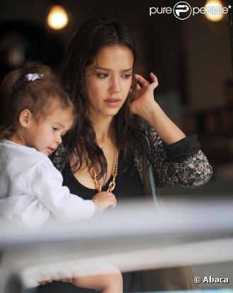 Jessica Alba, Cash Warren et Honor à New York, le 30 avril 2010.