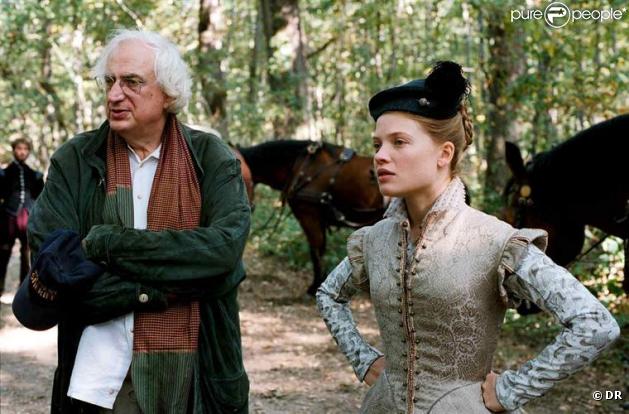 Bertrand Tavernier et Mélanie Thierry sur le tournage de  La princesse de Montpensier , en sélection officielle au Festival de Cannes 2010.