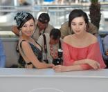 Li Feier et Fan Bingbing pour le photocall de Chongqing Blues lors du festival de Cannes le 13 mai 2010