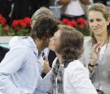 16 mai 2010 : Rafael Nadal bat Roger Federer et remporte le tournoi de Madrid, récompensé par la reine Sofia