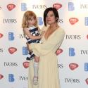 Lily Allen nous présente son nouveau bébé... et son irrésistible petite soeur nous fait du charme !
