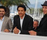 Jamel Debbouze, Sami Bouajila et Roschdy Zem lors du photocall du film Hors-la-loi le 21 mai 2010 durant le festival de Cannes 