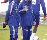 Raymond Domenech a multiplié les conversations avec Lassana Diarra au cours du stage à Tignes : il y avait peut-être une raison... Lass a quitté le stage sur problème médical...