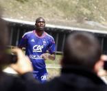 Raymond Domenech a multiplié les conversations avec Lassana Diarra au cours du stage à Tignes : il y avait peut-être une raison... Lass a quitté le stage sur problème médical...
