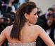 Eva Longoria dévoile ses courbes tout en transparence !