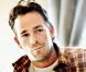 Regardez le sexy Luke Perry... Il va vous faire hurler de terreur !