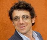 Roland-Garros 2010 - Patrick Bruel très élégant au côté d'une Célyne Durand... sportswear et sexy !