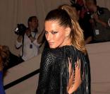 Numéro 95 du classement  FHM  2010 : Gisele Bündchen 