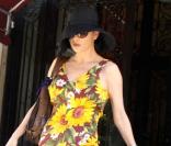 Catherine Zeta-Jones quitte son appartement de New York. 26/05/2010
