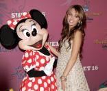 Miley Cyrus fête ses 16 ans avec Minnie en octobre 2008 
