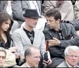 Frank Leboeuf, une amie et Patrick Bruel à Roland-Garros, le 1er juin 2010.