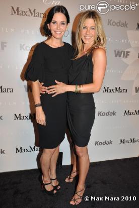 Jennifer Aniston et Courteney Cox : deux amies épanouies à la soirée organisée par Madame Nicola Gerber Maramotti !