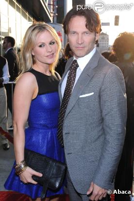 Le très beau couple (à la ville comme à l'écran) formé par Anna Paquin et Stephen Moyer, à l'occasion de la présentation de la troisième saison de la série  True Blood , au Cinerama Dome d'Hollywood, à Los Angeles, le 8 juin 2010.