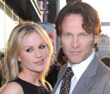 Le très beau couple (à la ville comme à l'écran) formé par Anna Paquin et Stephen Moyer, à l'occasion de la présentation de la troisième saison de la série  True Blood , au Cinerama Dome d'Hollywood, à Los Angeles, le 8 juin 2010.
