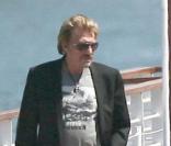 Johnny Hallyday et Laeticia visitent le bateau dans lequel ils fêteront les 67 ans du chanteur. À Paris, le 11 juin 2010 !