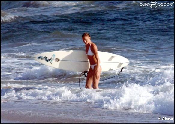 La sublime Cameron Diaz aime décidément être en bikini... Ici, à l'occasion du tournage de  Charlie's Angeles 2 , en 2002, en Californie.