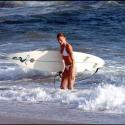 Cameron Diaz : En attendant de parcourir le monde, elle fait bronzette en bikini sexy !