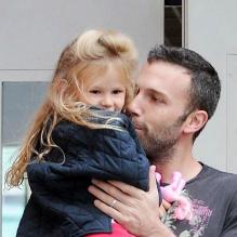 Ben Affleck complètement gaga de sa fille Violet