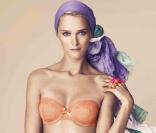 La sublime Carmen Kass pour la collection automne/hiver 2010 de la lingerie Lindex.