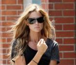 Denise Richards se rendant dans un centre médical de Beverly Hills en juin 2010