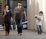 Megan Fox en compagnie de Brian Austin Green et son fils Kassius à Los Angeles  en avril 2010