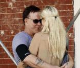 Mickey Rourke et la belle Annastassija dans les rues de New York, le 2 juillet 2010