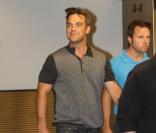 Robbie Williams et Ayda Field à l'aéroport de Miami, le 28 juin 2010