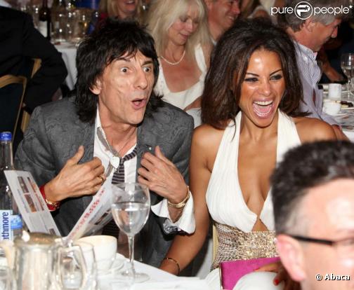 Silver Clef Awards à Londres, le 2 juillet 2010 : Ronnie Wood et Anna Araujo