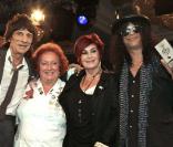 Silver Clef Awards à Londres, le 2 juillet 2010 : Ronnie Wood, Slash et Sharon Osbourne 