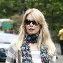 Claudia Schiffer : Le top se lâche et nous offre un look... raté !