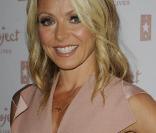 Kelly Ripa devrait participer en tant que guest dans la quatrième et   dernière saison de la série  Hannah Montana  (avec Miley  Cyrus).