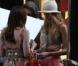 Blake Lively et Leighton Meester sur le tournage de Gossip Girl, avenue Montaigne à Paris. Le 9 juillet 2010