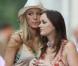 Blake Lively et Leighton Meester sur le tournage de Gossip Girl, avenue Montaigne à Paris. Le 9 juillet 2010