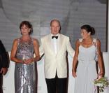 Albert de Monaco entouré de ses soeur Caroline et Stéphanie pour le Bal de la rose 2007