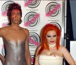 Alaska, la chanteuse espagnole, en charmante compagnie