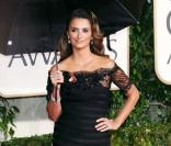 Penélope Cruz, toujours aussi élégante dans un fourreau signé Armani Privé, à l'occasion des Golden Globes 2010