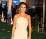 Penélope Cruz moulée dans une longuissime robe nude Versace à l'occasion des Critic's Choice Awards 2010 