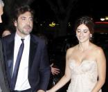 Penélope Cruz, divine dans une robe Elie Saab Couture, auprès de son mari Javier Bardem, qu'elle a épousé début juillet 2010