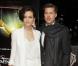 Angelina et Brad, tellement glamour lors de la première de Benjamin Button à Berlin ! Le total look blanc d'Angelina, signé Akris, lui sied à merveille.