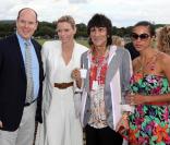 Le 17 juillet 2010, le Asprey World Class Polo, dans le Surrey, a vu le prince Harry et Katie Price s'affronter sur le terrain. Dans le public, de prestigieux spectateurs, comme Albert de Monaco et Charlene, ou Ronnie Wood et sa jeune Ana Araujo.