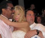 Tara Reid déchaînée sur le yacht de Denise Rich, à Saint-Tropez, dans le cadre de la folle soirée Lady Joy. 28/07/2010