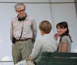 Carla Bruni et Owen Wilson sur le tournage de  Midnight in Paris  de Woody Allen, le 27 juillet 2010