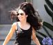 Vanessa Hudgens et son boyfriend Zac Efron se promènent en amoureux, et main dans la main, à Hollywood, il y a quelques jours.