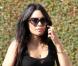 Vanessa Hudgens se promène seule, glacière à la main, dans les rues de Los Angeles, vendredi 30 juillet.