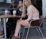 Mischa Barton et Fearne Cotton à Beverly Hills. La comédienne arbore un joli look. 15/08/2010