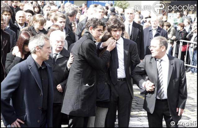 Au centre, les 3 enfants de Thierry Gilardi : Alexandre, Marie, Thibault