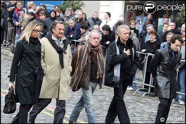 Didier Barbelivien, visiblement très affecté par la mort de Thierry Gilardi