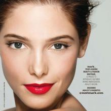 Ashley Greene pour la marque de cosmétiques américaine Mark