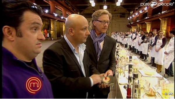 Les jurés attentifs aux plats...