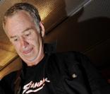 John McEnroe déchaîné sur scène